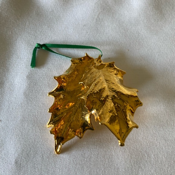 Christmas Lot including Nesting Dolls, Hallmark, & Hand Painted - Picture 8 of 16